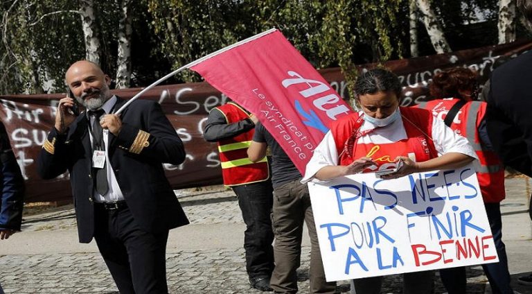 Air France çalışanları yönetim kararını protesto etti